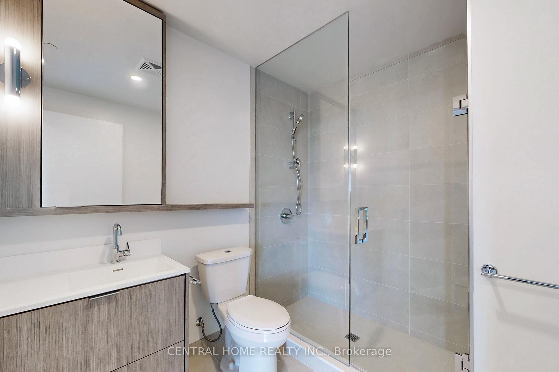 Photo 9 of Unit 917, 6 Greenbriar Road, North York, Bayview Village — HOMEH