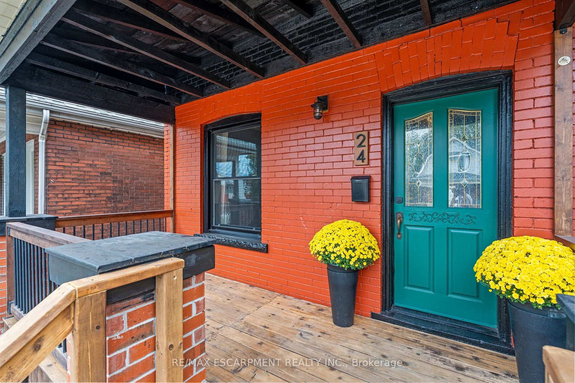 Photo 4 of 24 Belview Avenue, Hamilton, Crown Point — HOMEH