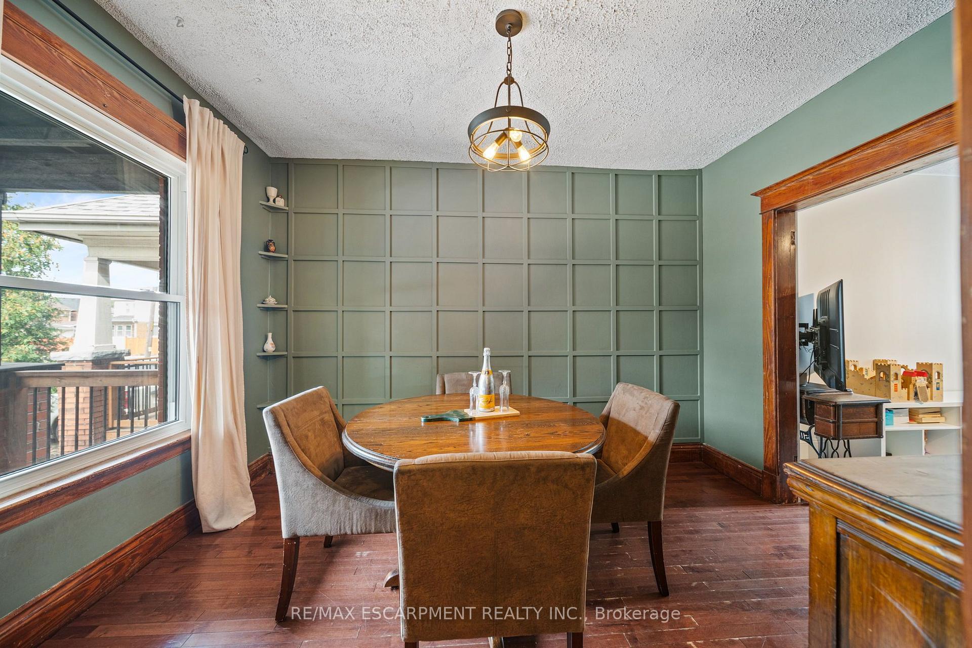 Photo 8 of 24 Belview Avenue, Hamilton, Crown Point — HOMEH