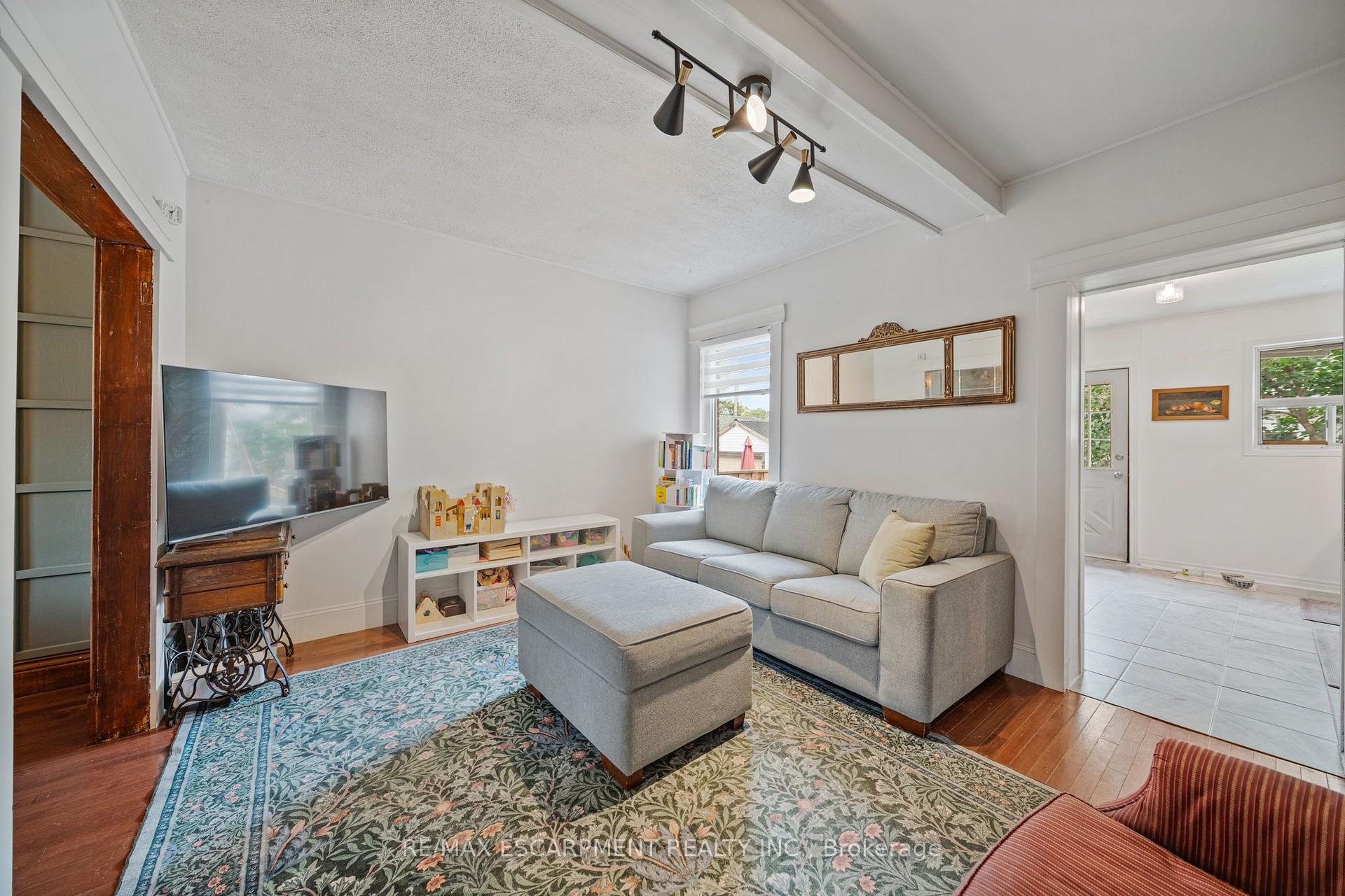 Photo 12 of 24 Belview Avenue, Hamilton, Crown Point — HOMEH