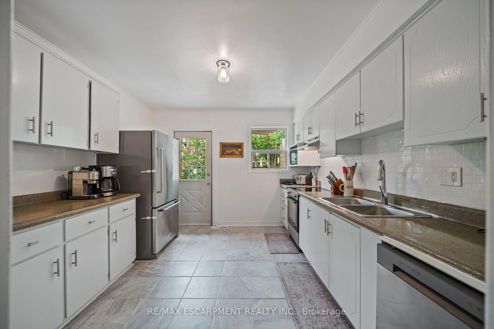 Photo 14 of 24 Belview Avenue, Hamilton, Crown Point — HOMEH