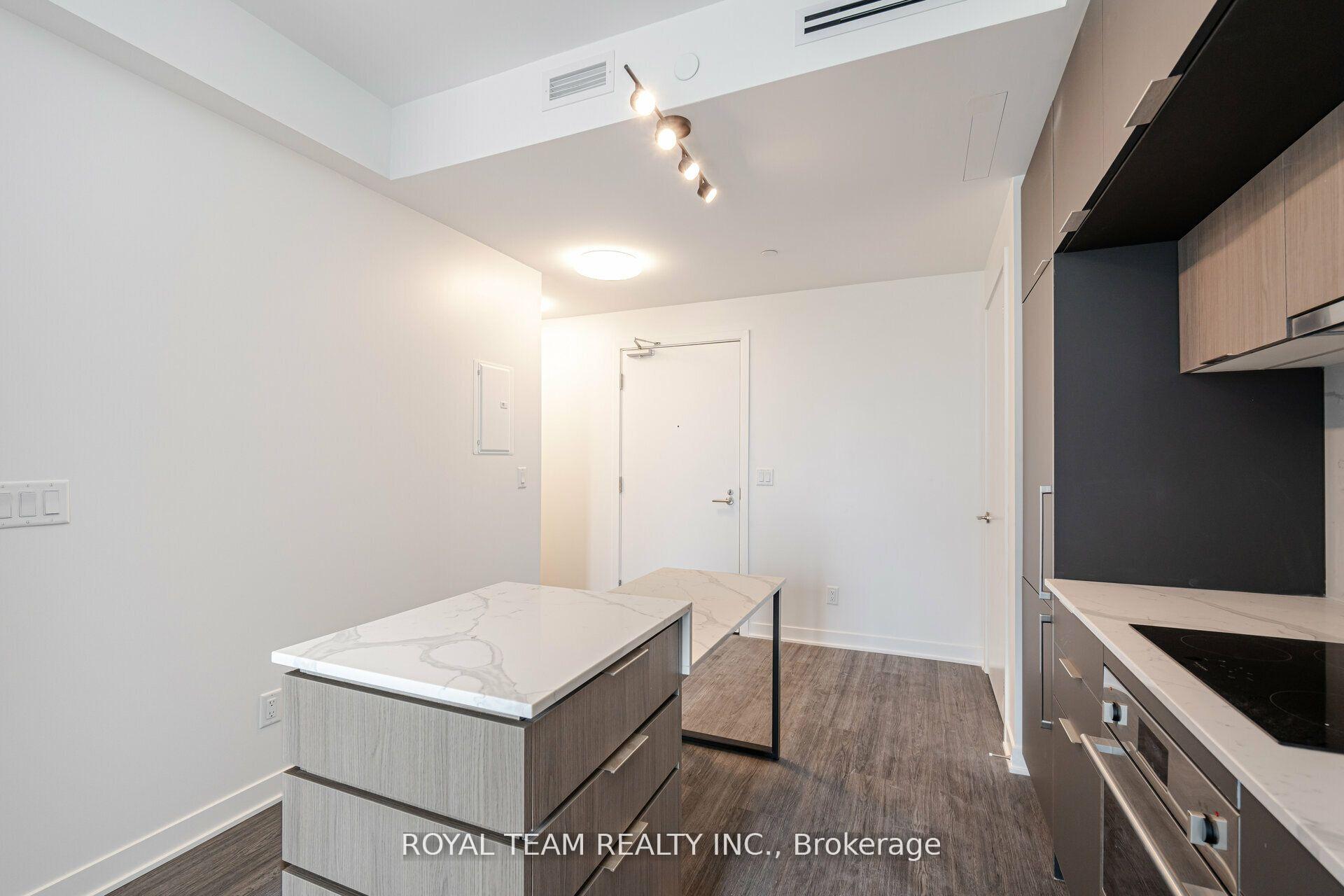 Photo 8 of Unit 1107, 185 Alberta Avenue, Toronto, Oakwood Village — HOMEH