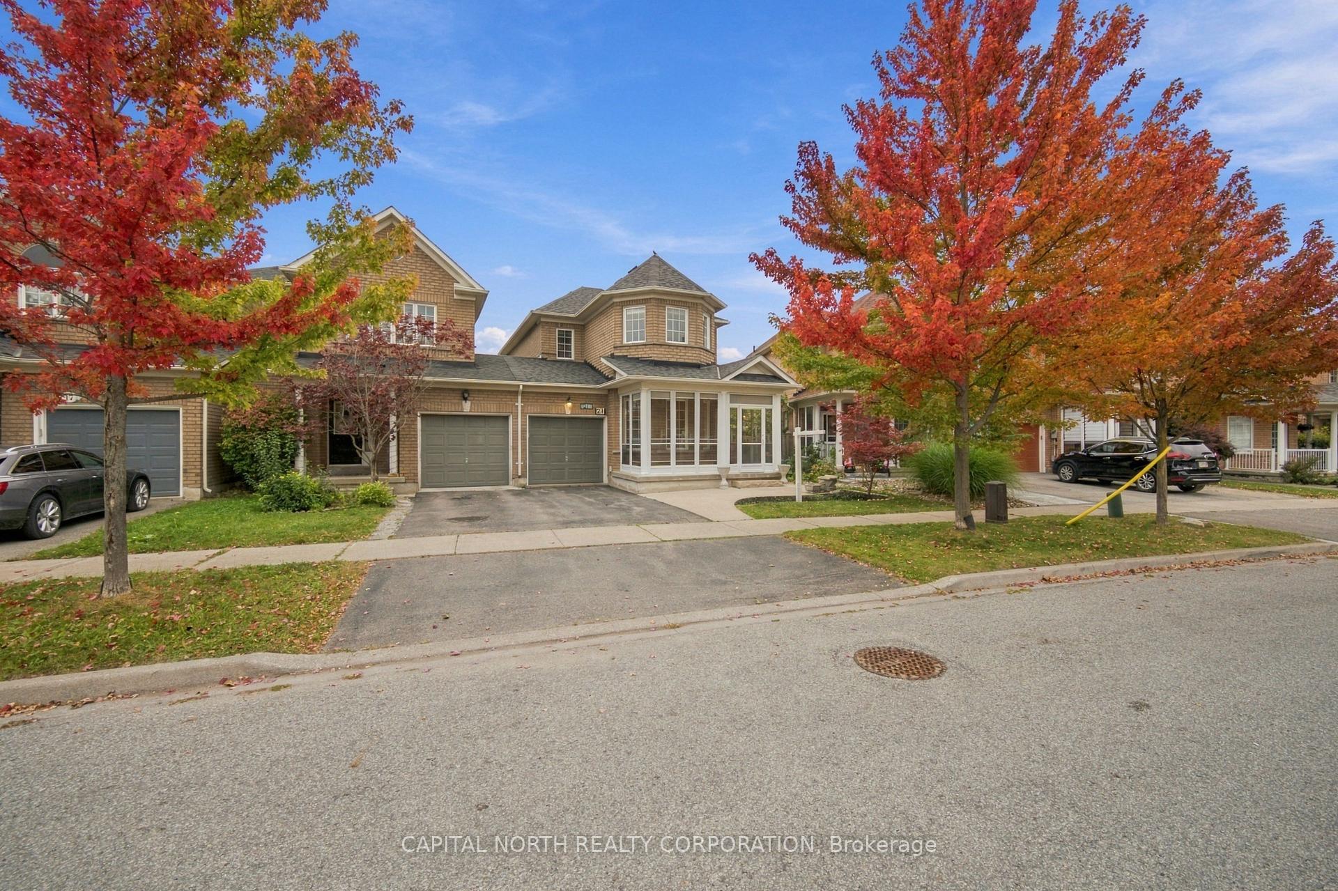 Photo 3 of 21 Walkview Crescent, Richmond Hill, Oak Ridges — HOMEH
