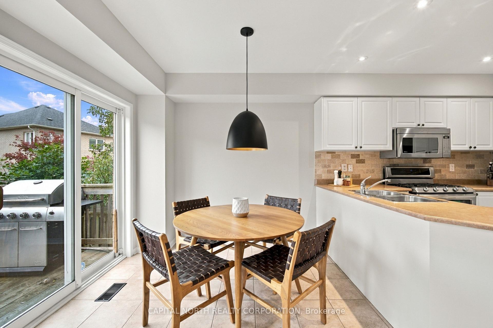 Photo 16 of 21 Walkview Crescent, Richmond Hill, Oak Ridges — HOMEH