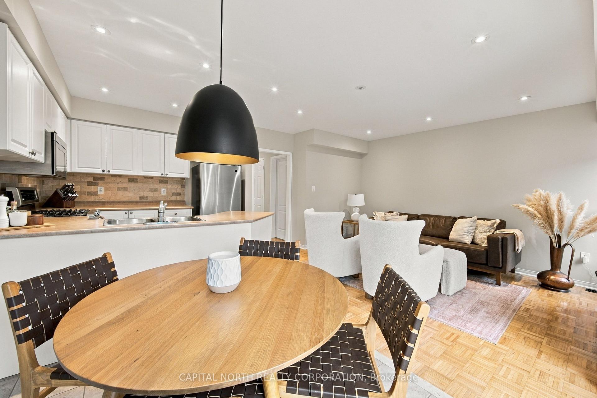Photo 17 of 21 Walkview Crescent, Richmond Hill, Oak Ridges — HOMEH