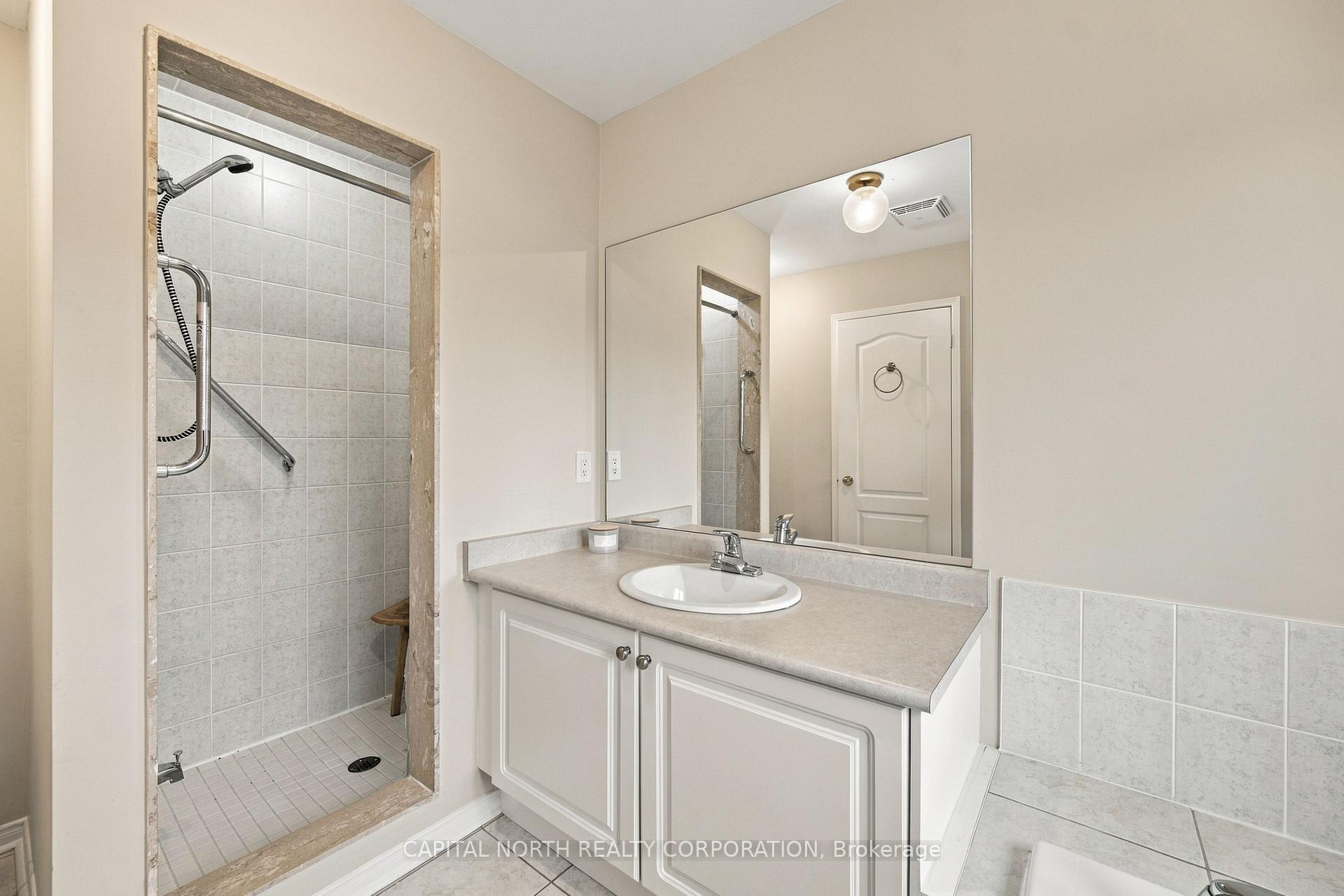 Photo 25 of 21 Walkview Crescent, Richmond Hill, Oak Ridges — HOMEH