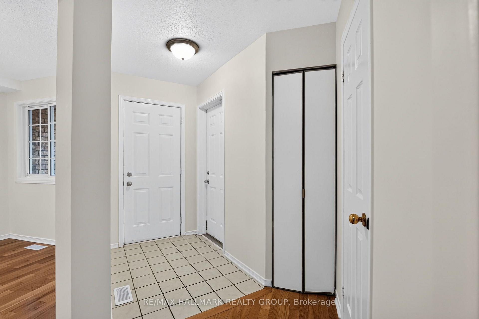 Photo 4 of 49 Robarts Crescent, Ottawa, Kanata - Katimavik — HOMEH
