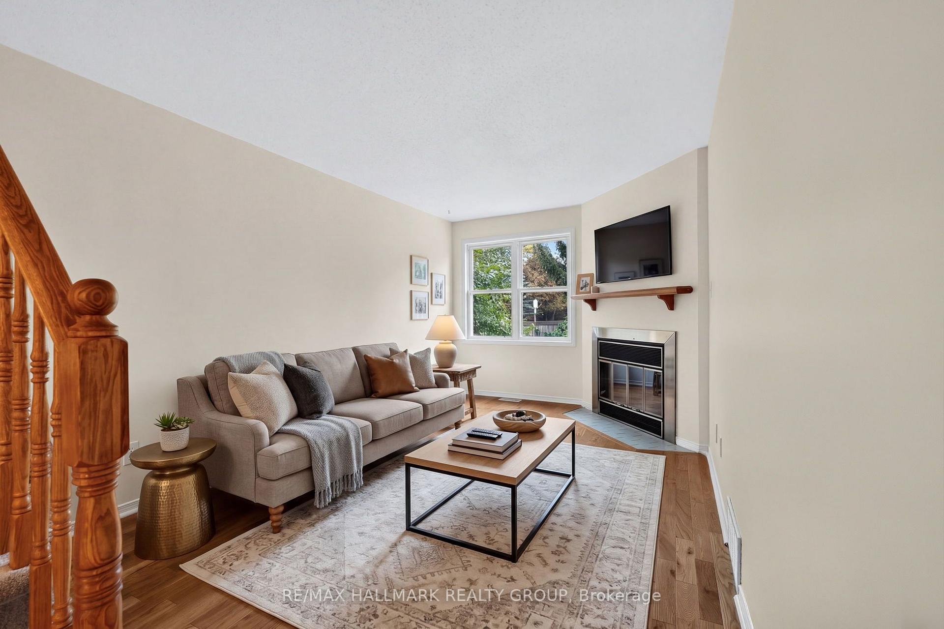 Photo 16 of 49 Robarts Crescent, Ottawa, Kanata - Katimavik — HOMEH