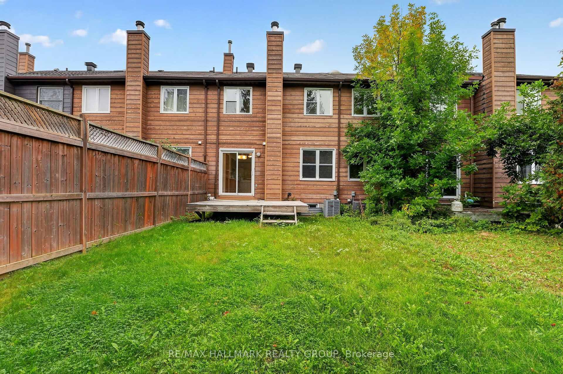 Photo 40 of 49 Robarts Crescent, Ottawa, Kanata - Katimavik — HOMEH