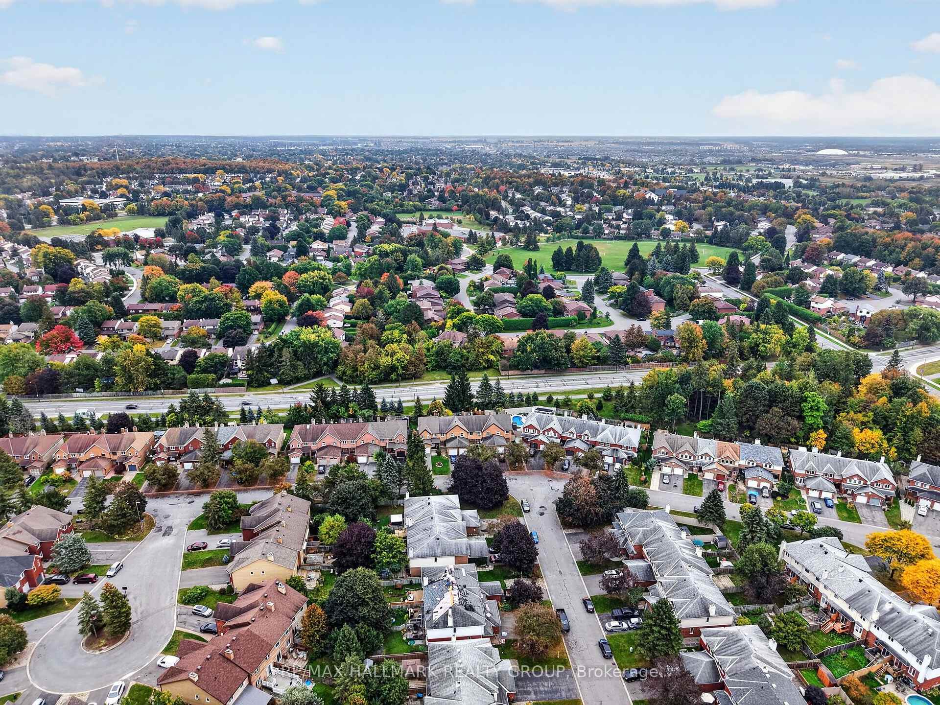Photo 42 of 49 Robarts Crescent, Ottawa, Kanata - Katimavik — HOMEH