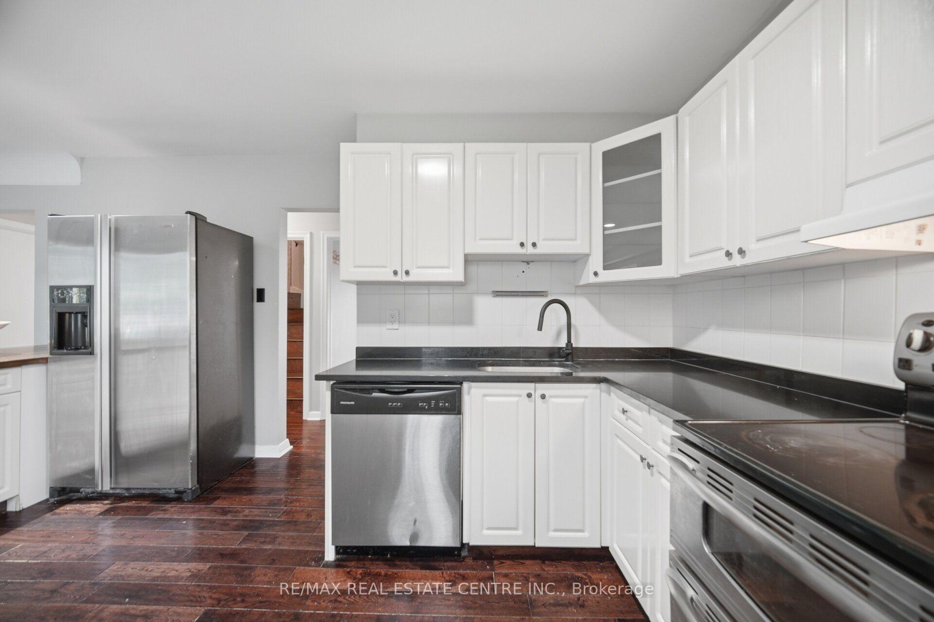 Photo 14 of 4 Lincoln Crescent, Guelph, St. George's — HOMEH