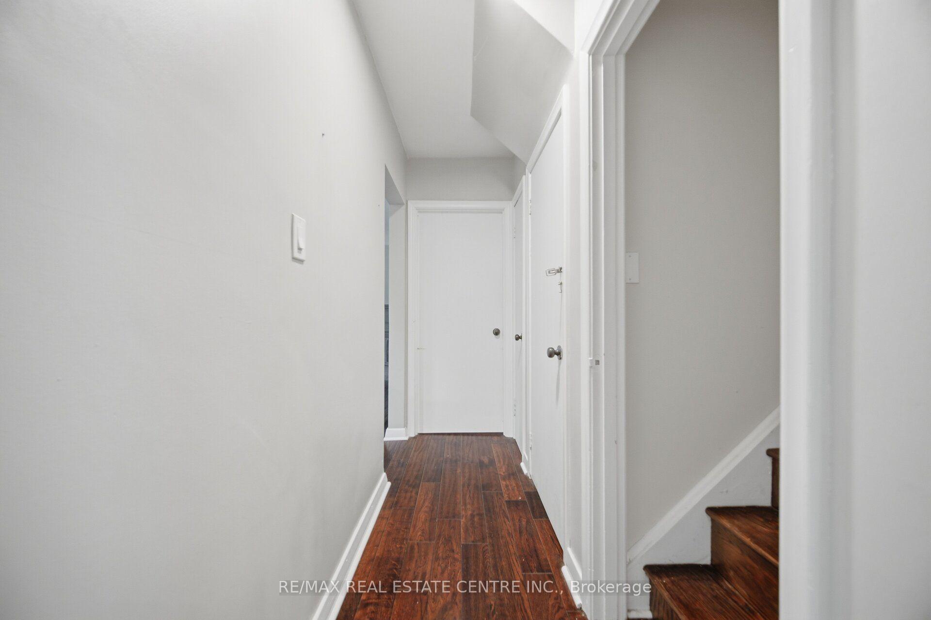 Photo 16 of 4 Lincoln Crescent, Guelph, St. George's — HOMEH