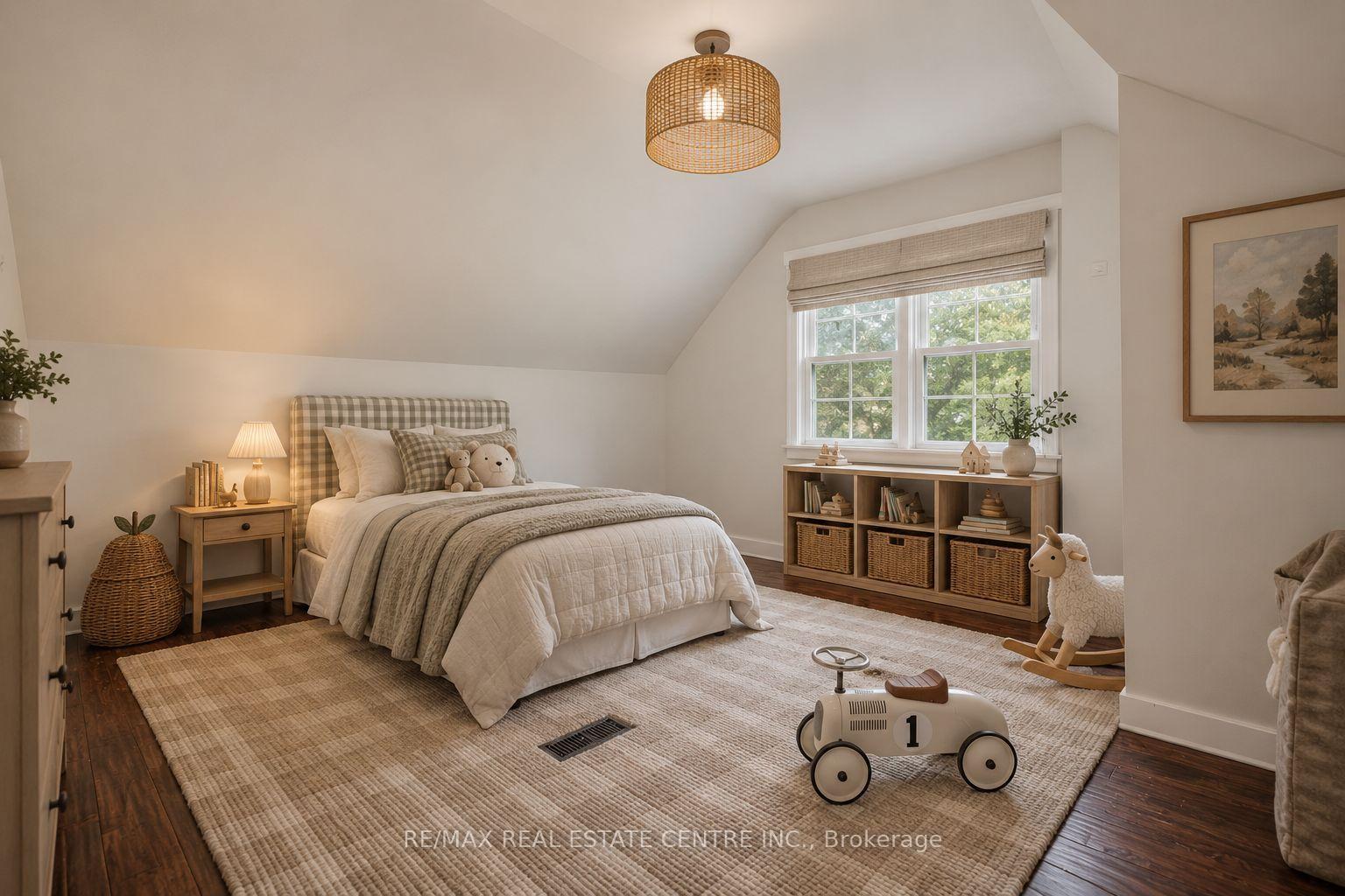 Photo 28 of 4 Lincoln Crescent, Guelph, St. George's — HOMEH