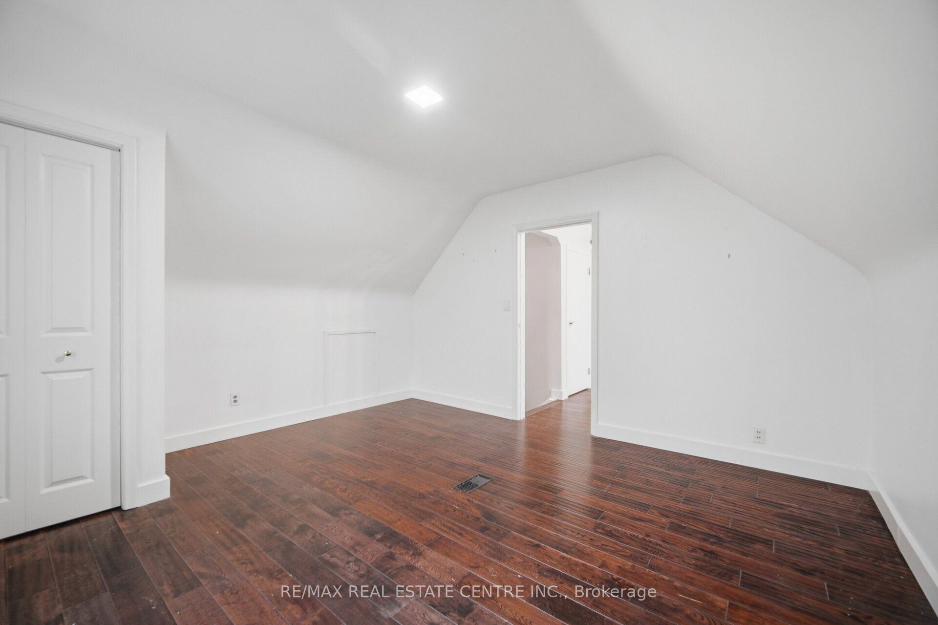 Photo 29 of 4 Lincoln Crescent, Guelph, St. George's — HOMEH