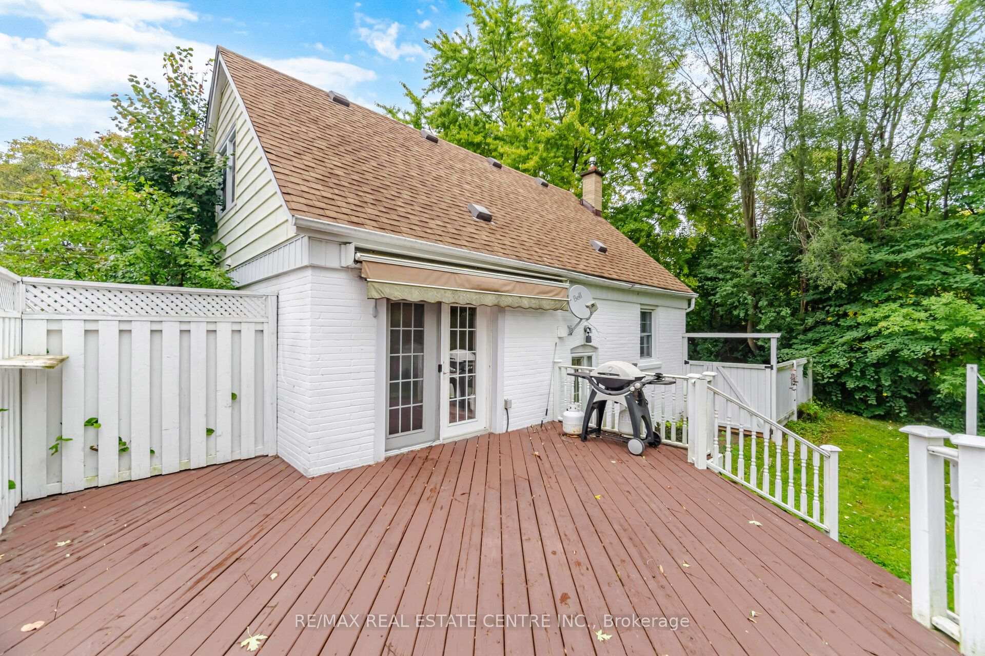 Photo 45 of 4 Lincoln Crescent, Guelph, St. George's — HOMEH