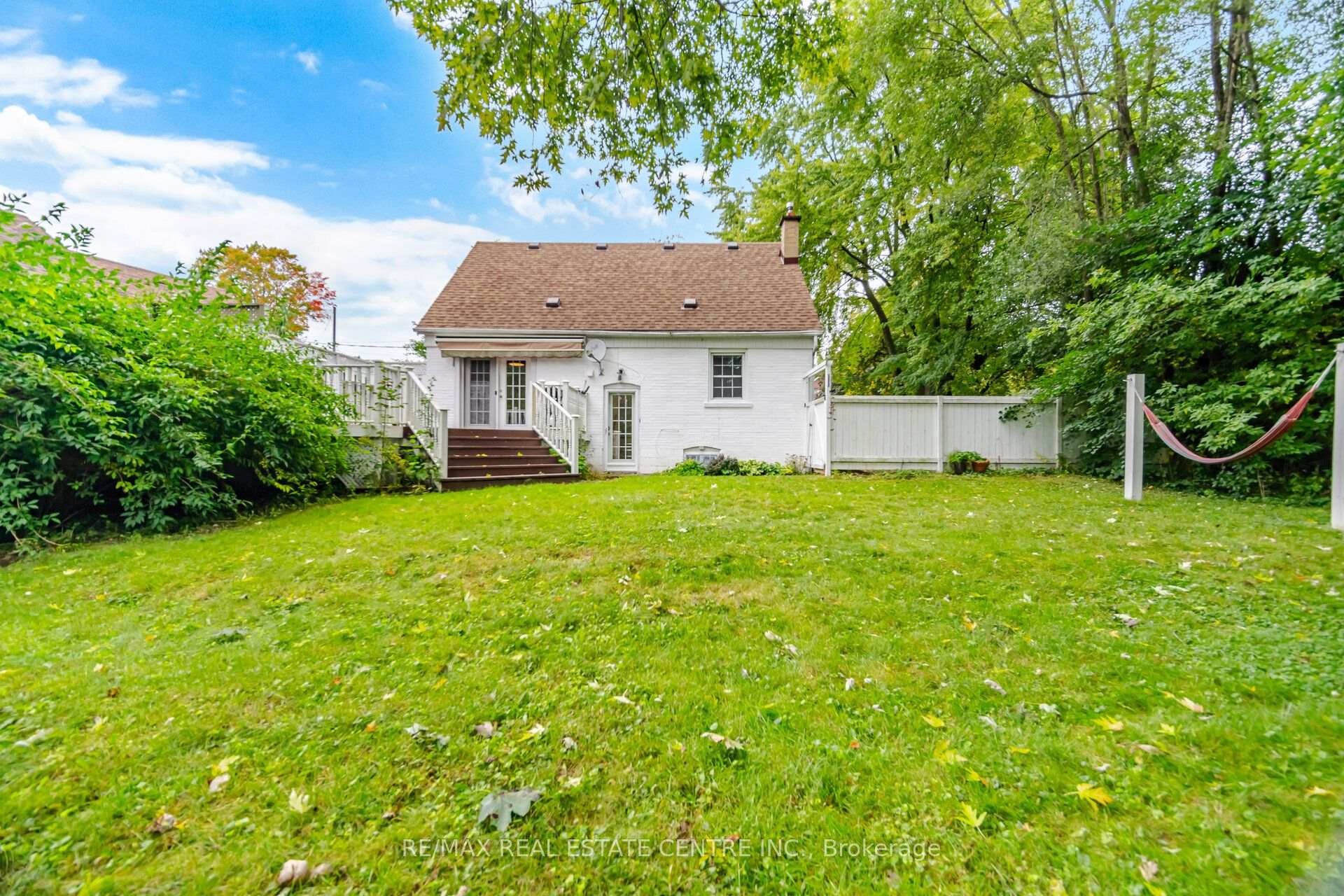 Photo 49 of 4 Lincoln Crescent, Guelph, St. George's — HOMEH