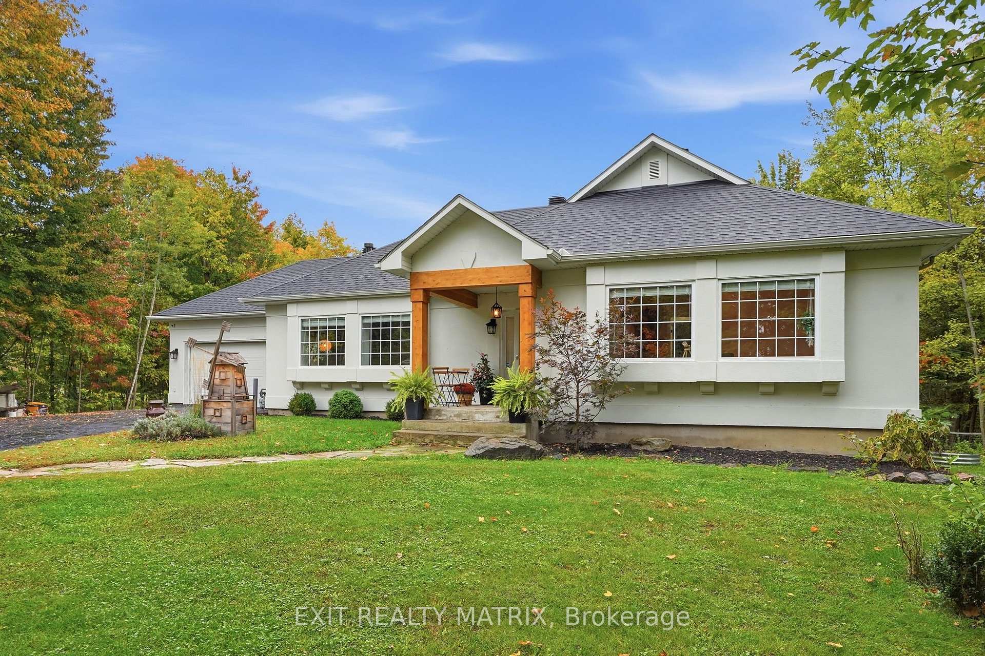 Photo 2 of 710 Du Parc Road, Champlain, L'Orignal — HOMEH