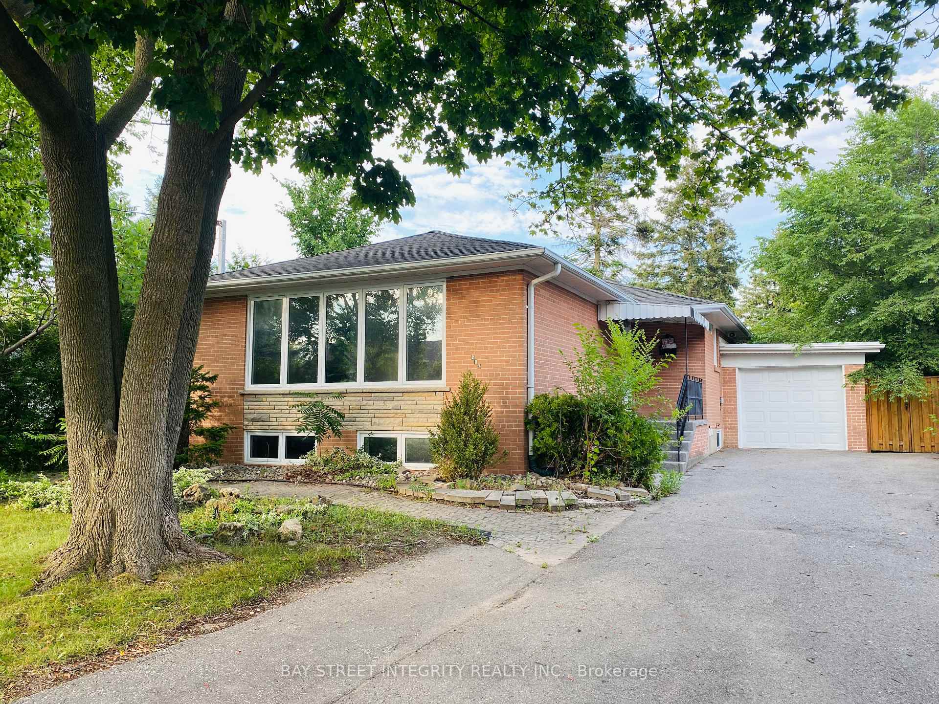 Photo of 207 Maple Avenue