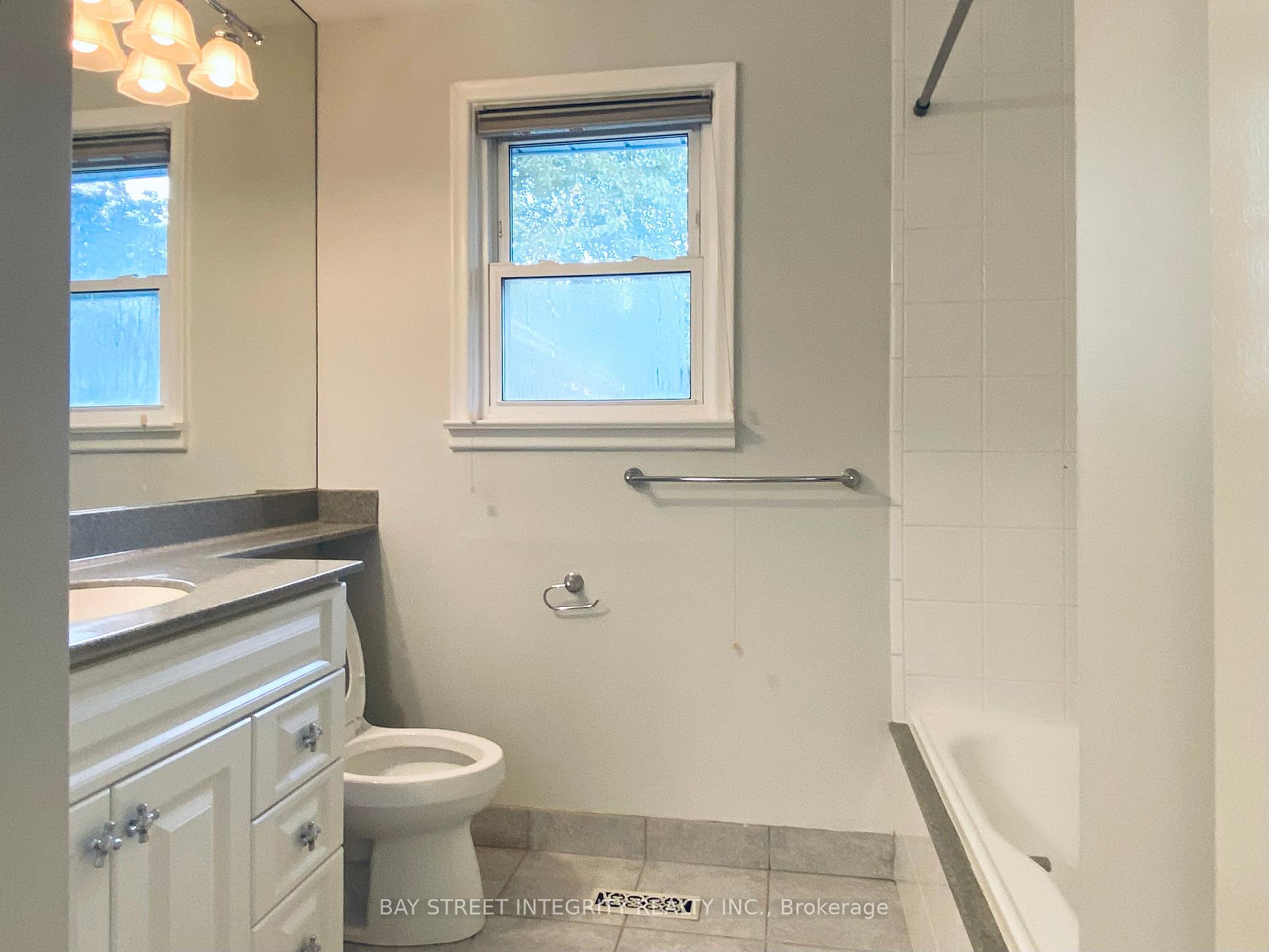 Photo 7 of 207 Maple Avenue, Richmond Hill, Harding — HOMEH