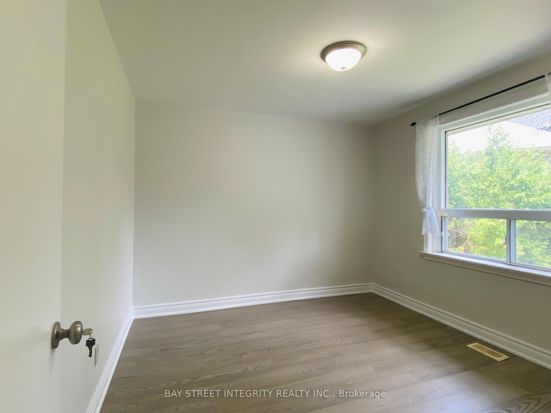 Photo 11 of 207 Maple Avenue, Richmond Hill, Harding — HOMEH