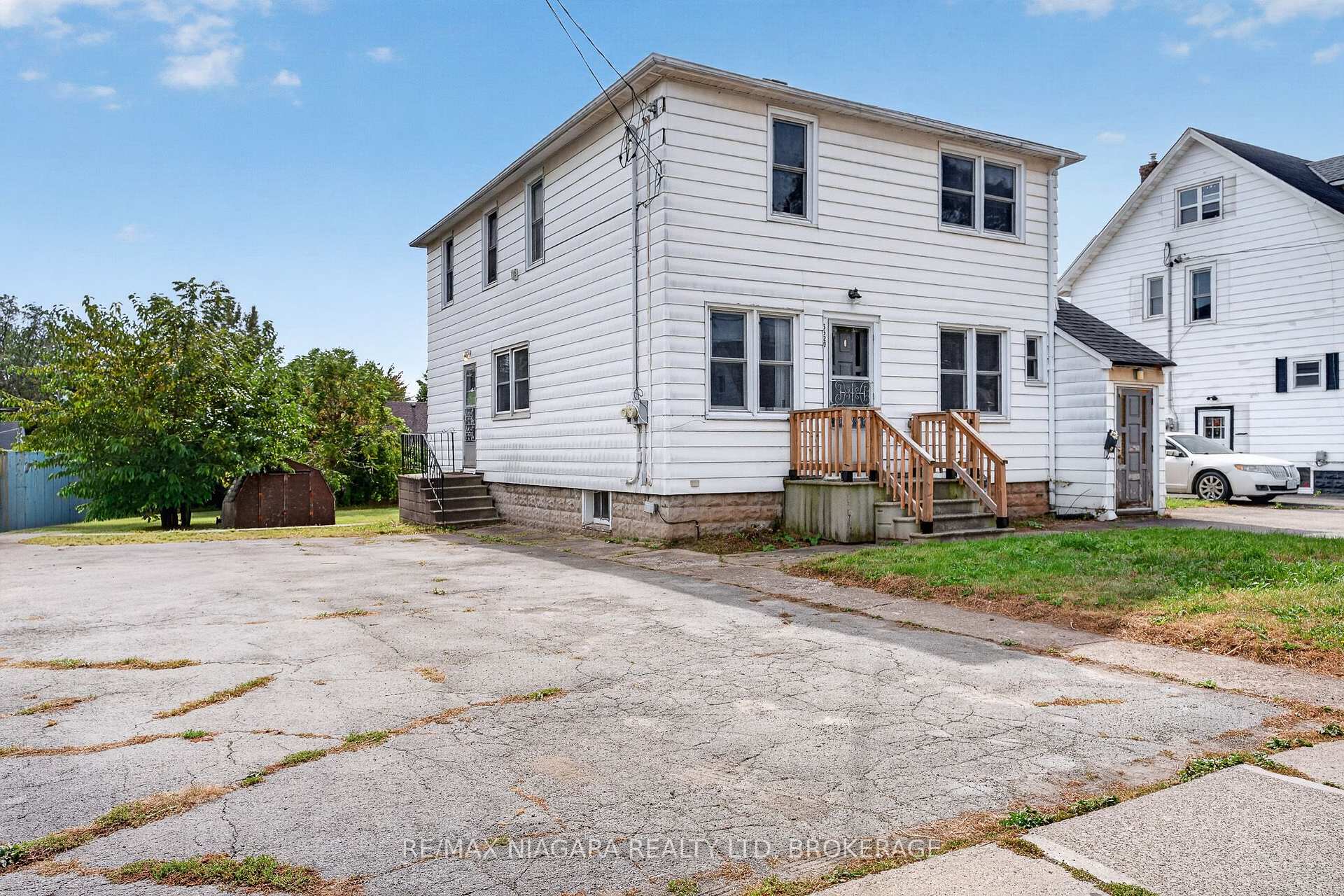 Photo 3 of 6520 Barker Street, Niagara Falls, Dorchester — HOMEH
