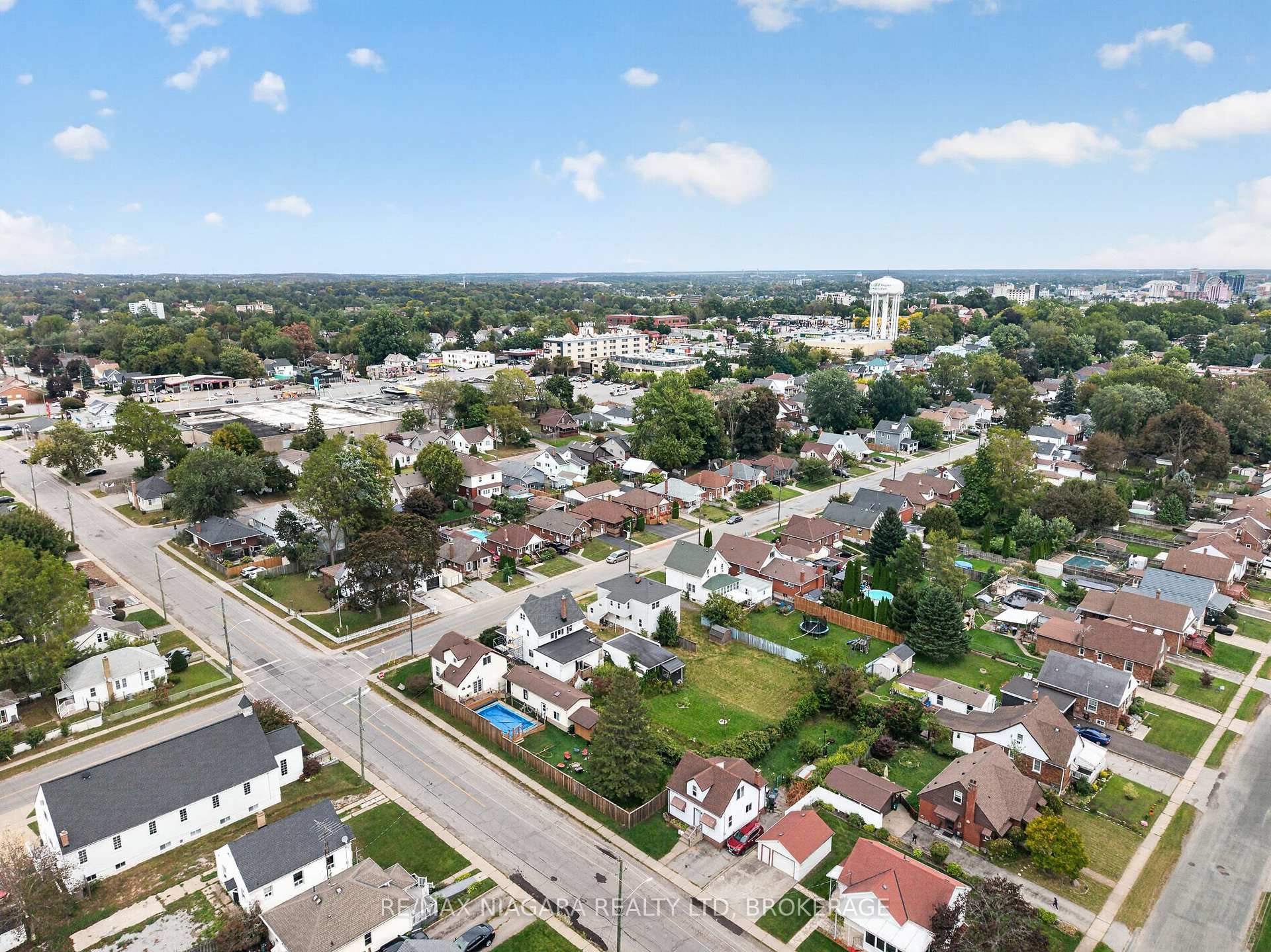 Photo 5 of 6520 Barker Street, Niagara Falls, Dorchester — HOMEH