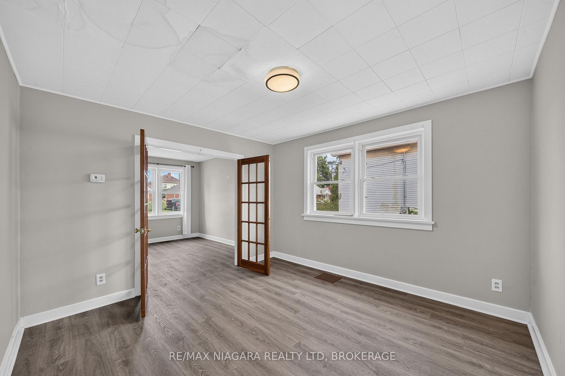 Photo 18 of 6520 Barker Street, Niagara Falls, Dorchester — HOMEH