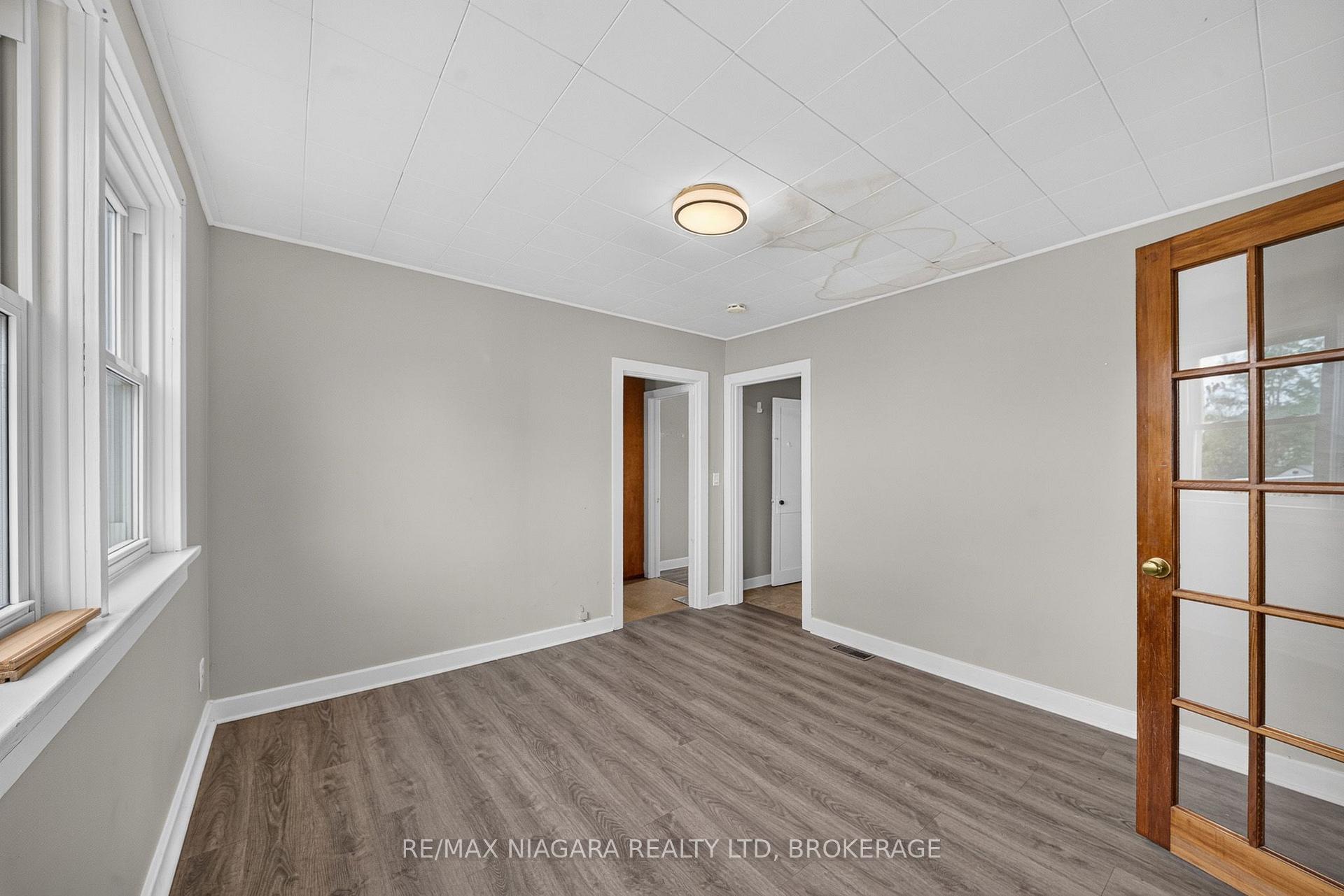 Photo 19 of 6520 Barker Street, Niagara Falls, Dorchester — HOMEH