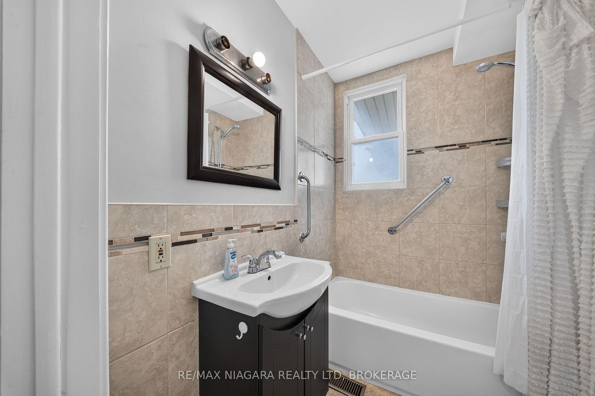 Photo 26 of 6520 Barker Street, Niagara Falls, Dorchester — HOMEH
