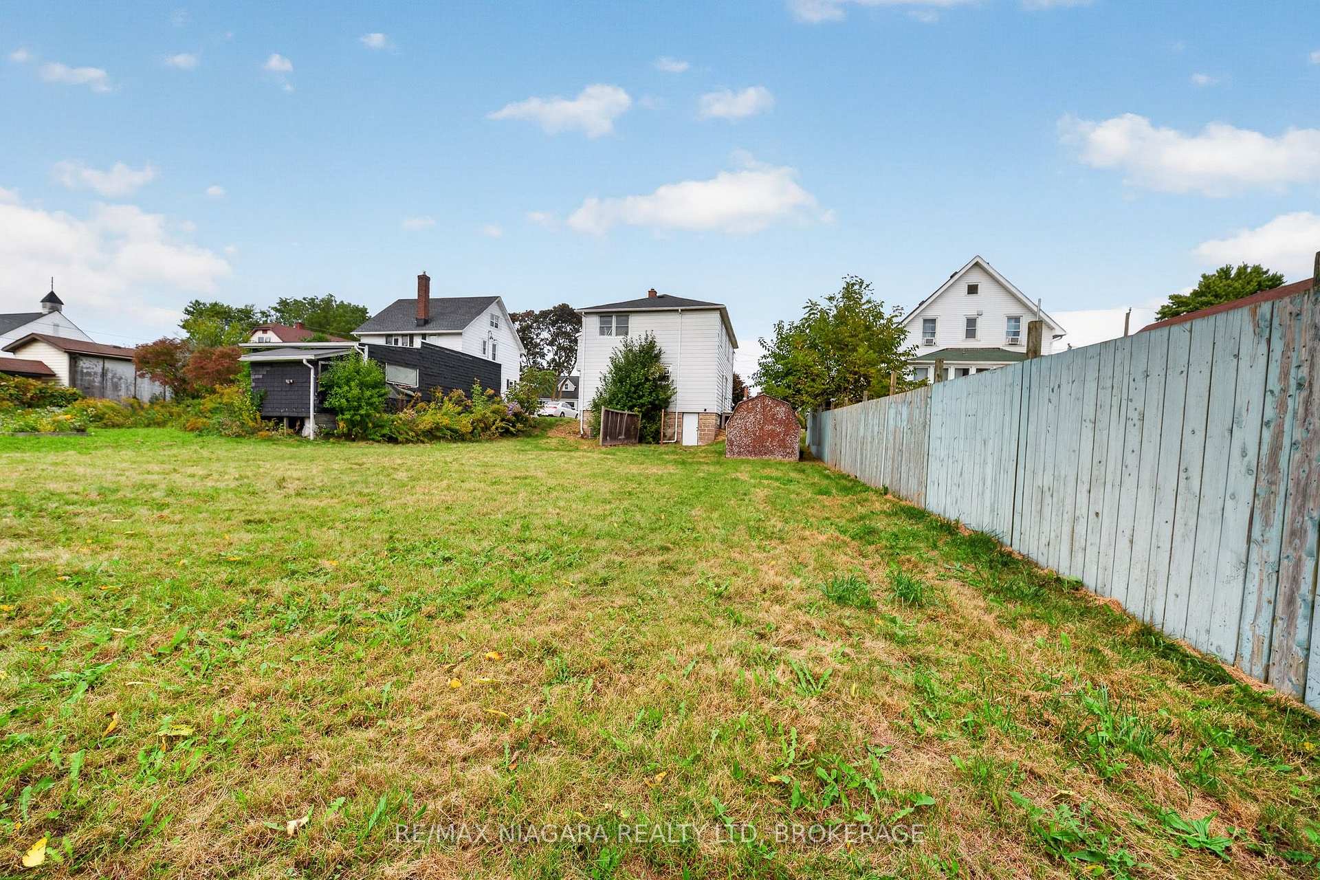 Photo 39 of 6520 Barker Street, Niagara Falls, Dorchester — HOMEH