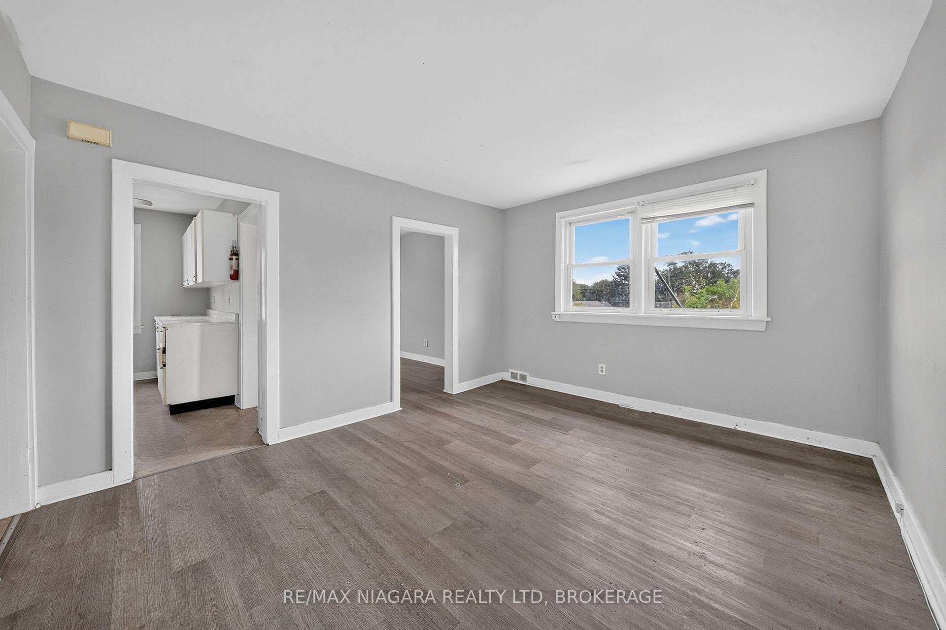 Photo 31 of 6520 Barker Street, Niagara Falls, Dorchester — HOMEH