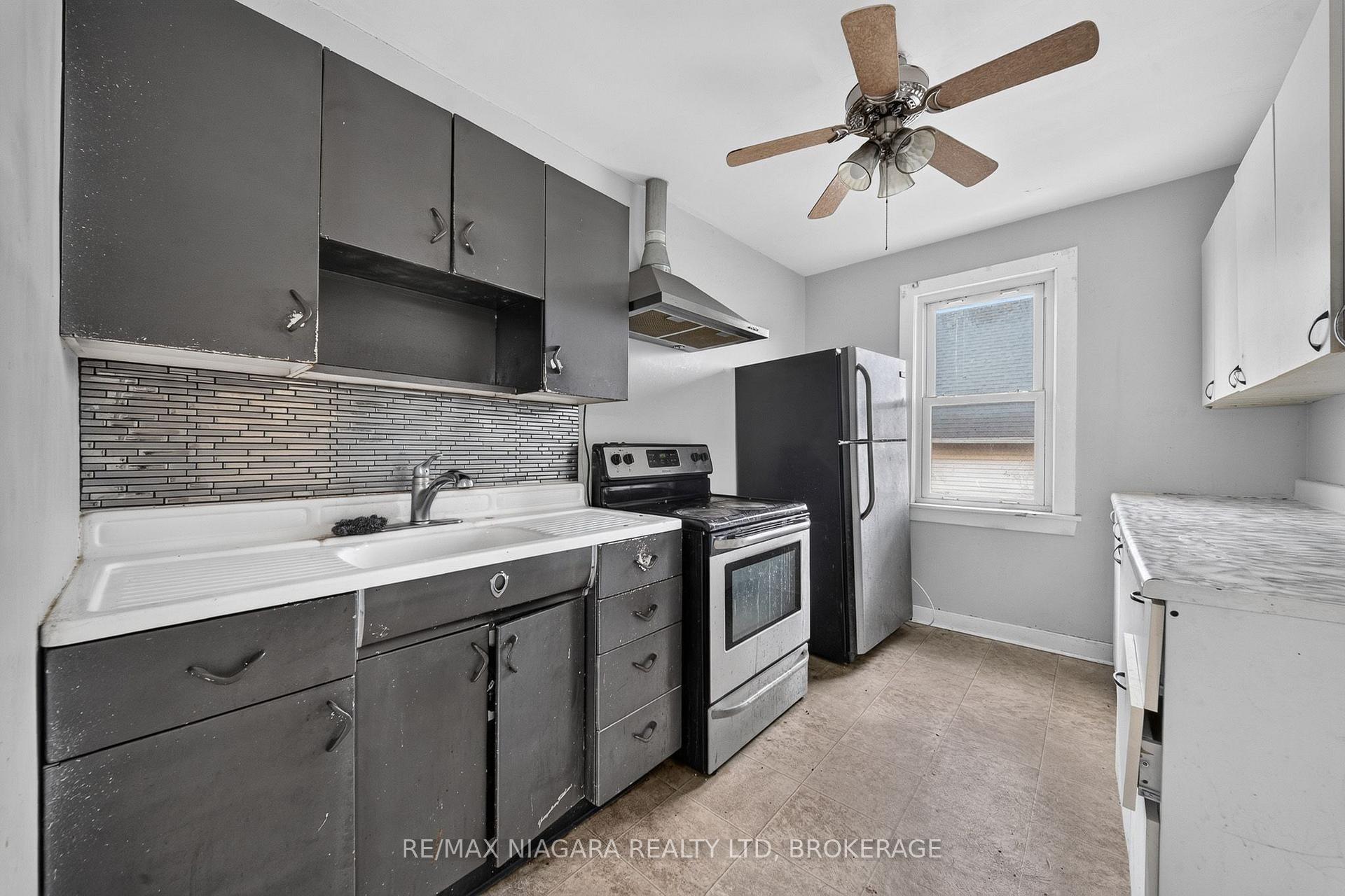 Photo 35 of 6520 Barker Street, Niagara Falls, Dorchester — HOMEH