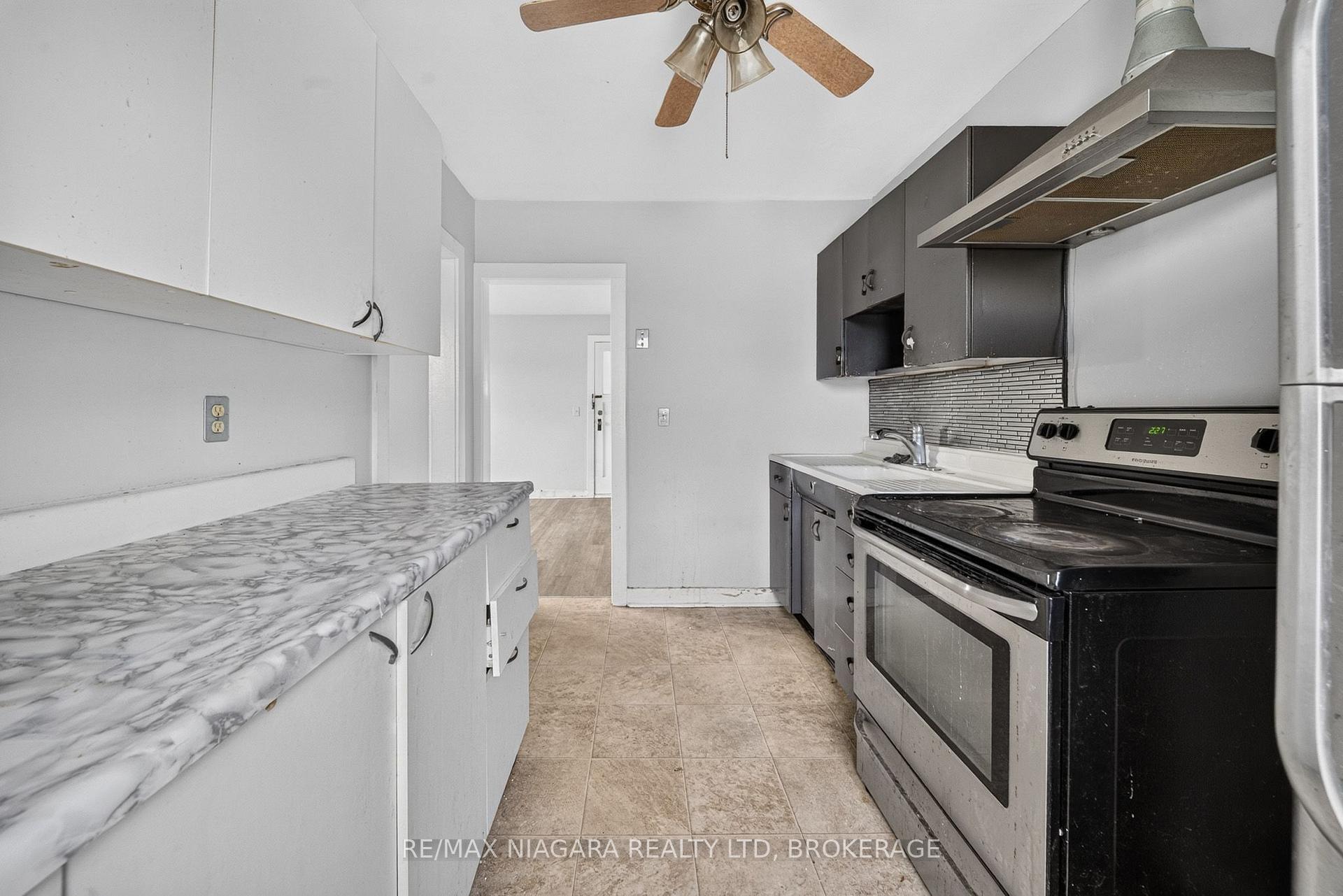 Photo 38 of 6520 Barker Street, Niagara Falls, Dorchester — HOMEH
