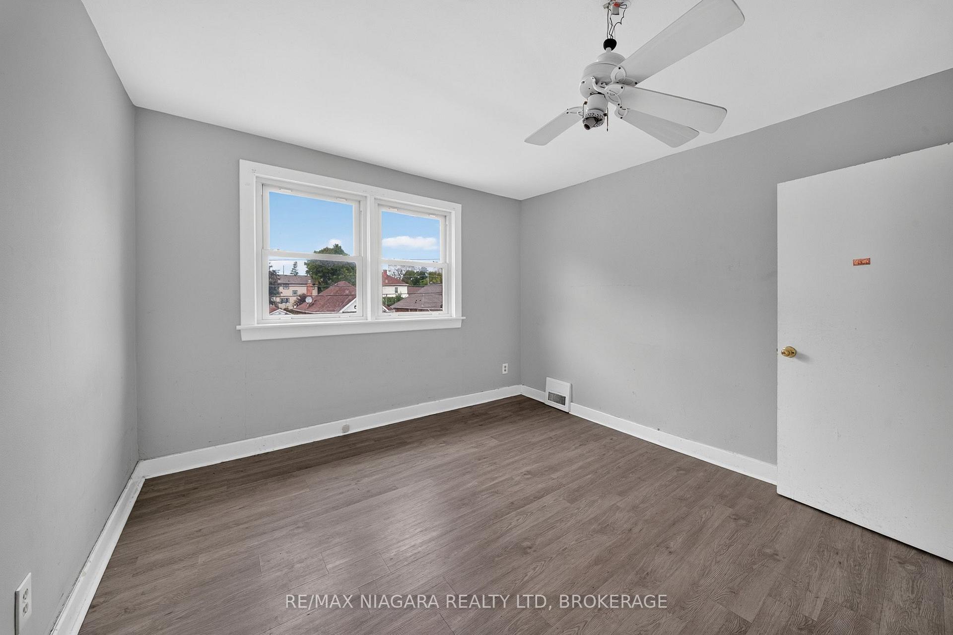 Photo 42 of 6520 Barker Street, Niagara Falls, Dorchester — HOMEH