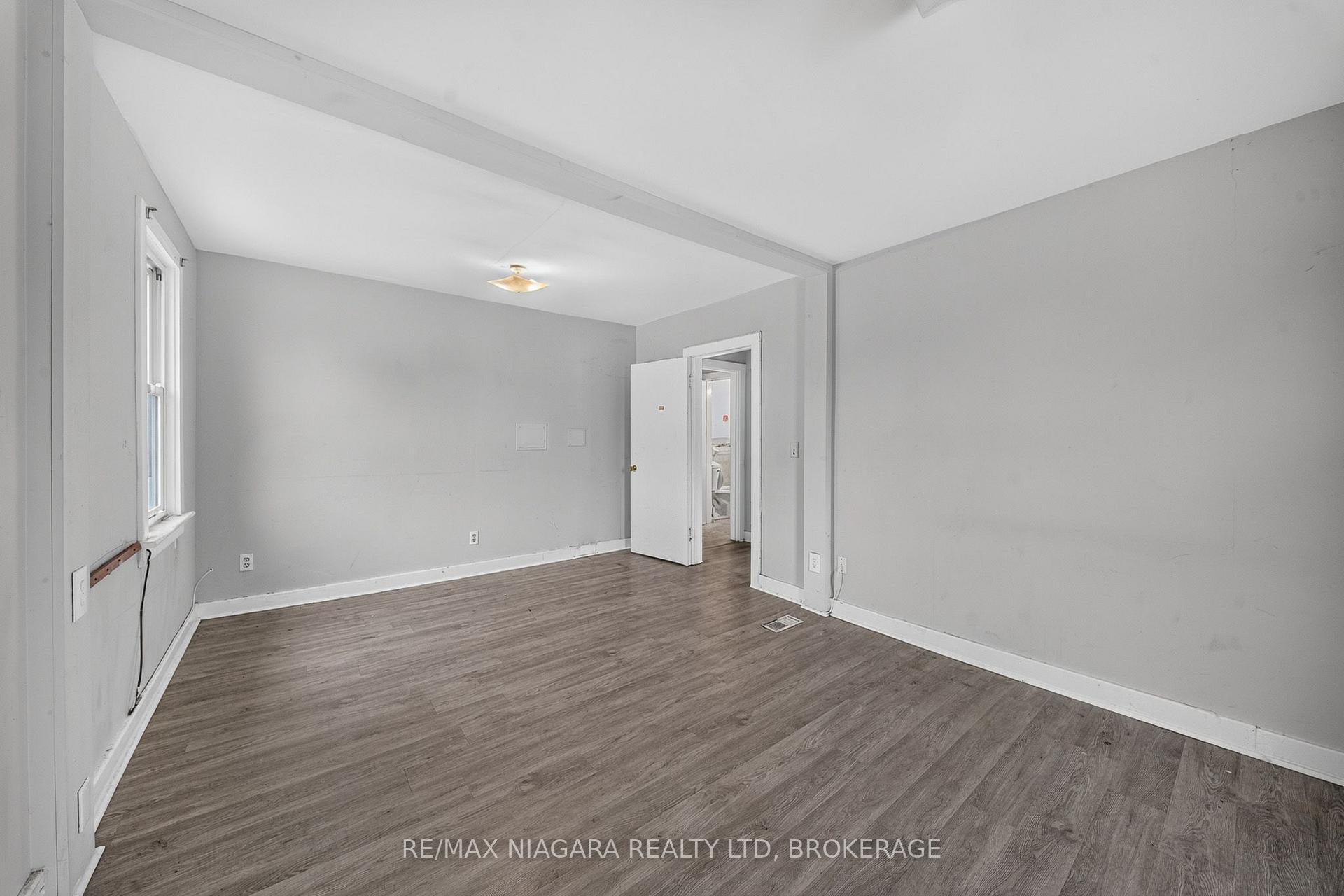 Photo 46 of 6520 Barker Street, Niagara Falls, Dorchester — HOMEH