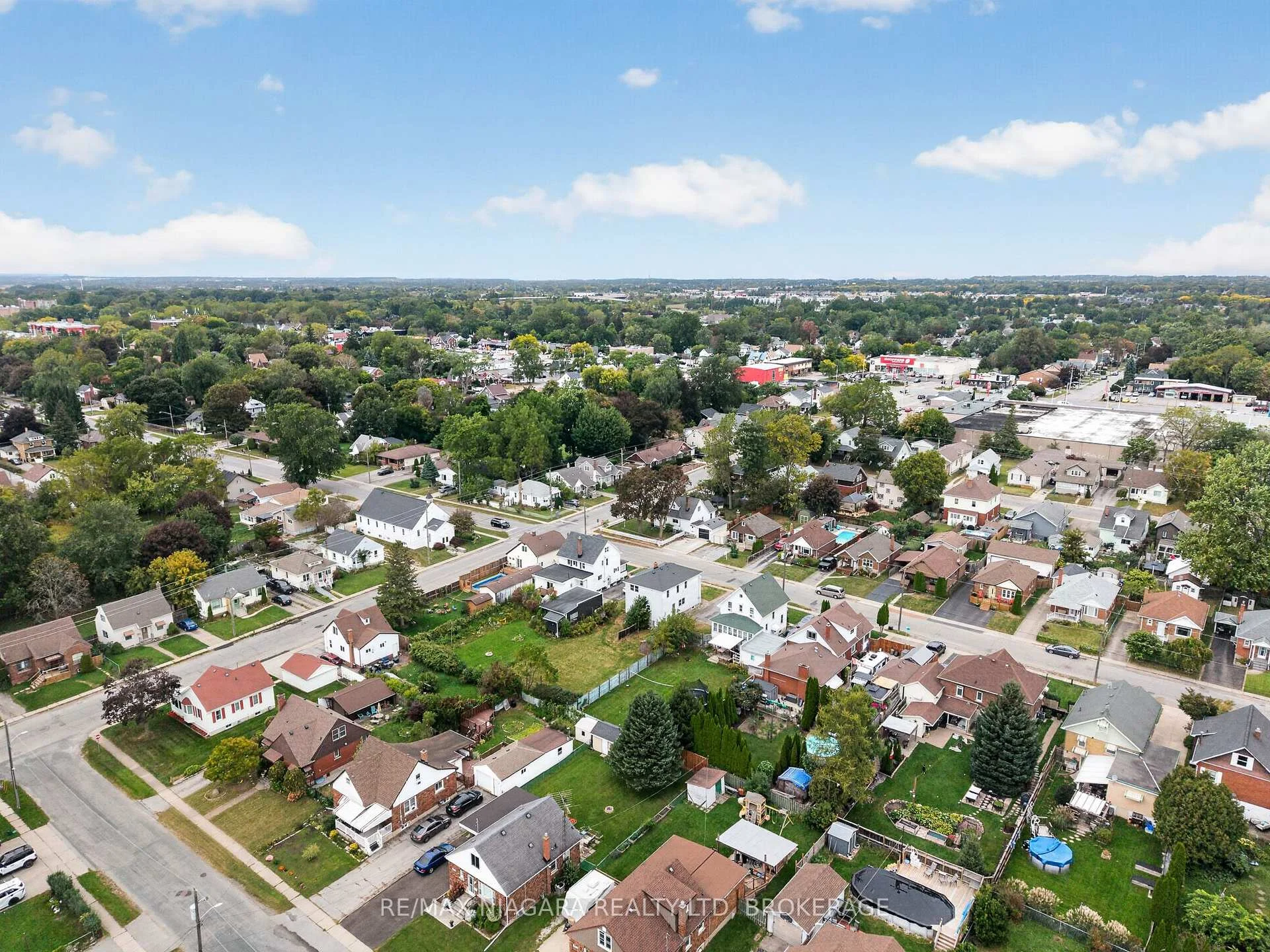 Photo 6 of 6520 Barker Street, Niagara Falls, Dorchester — HOMEH