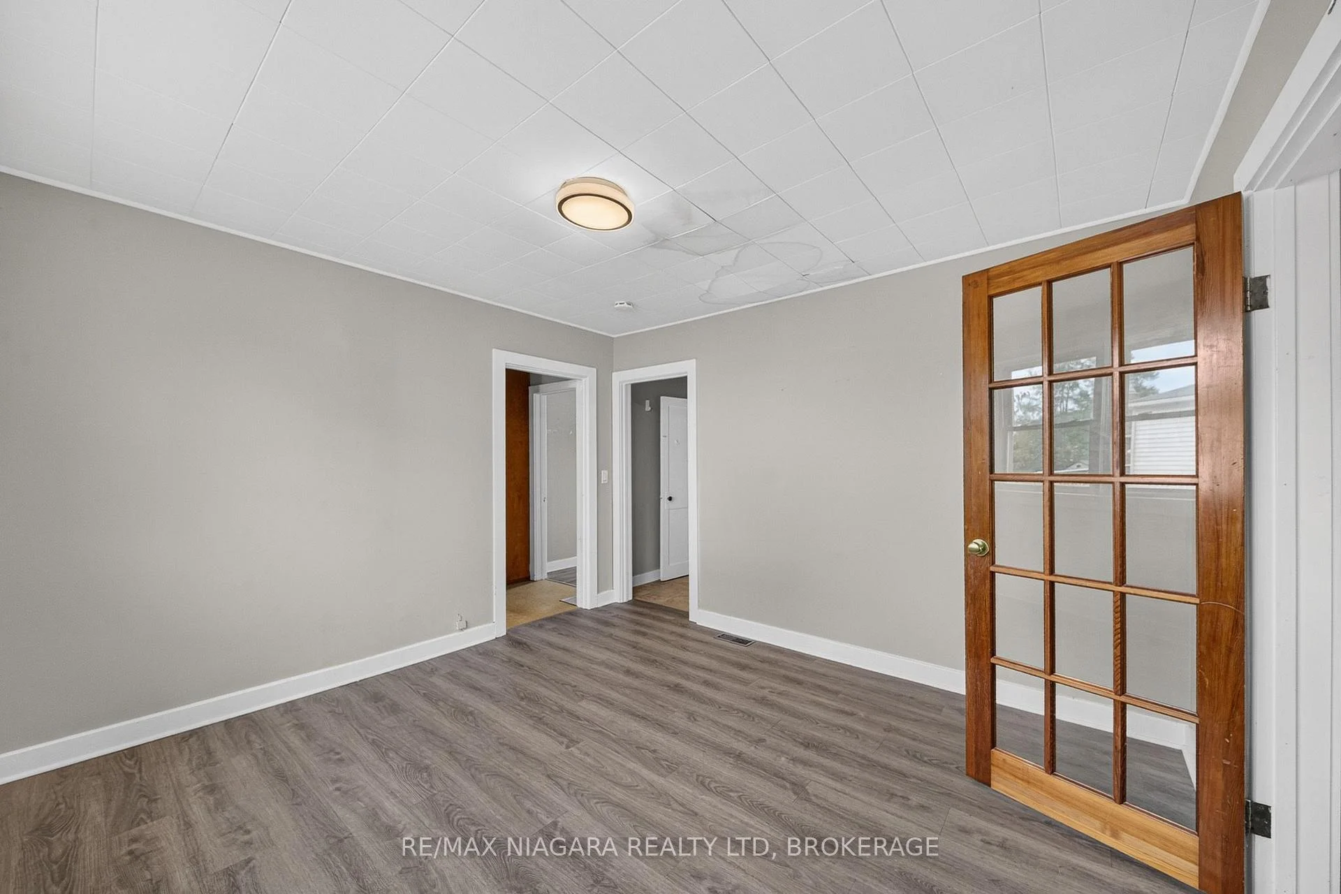 Photo 24 of 6520 Barker Street, Niagara Falls, Dorchester — HOMEH