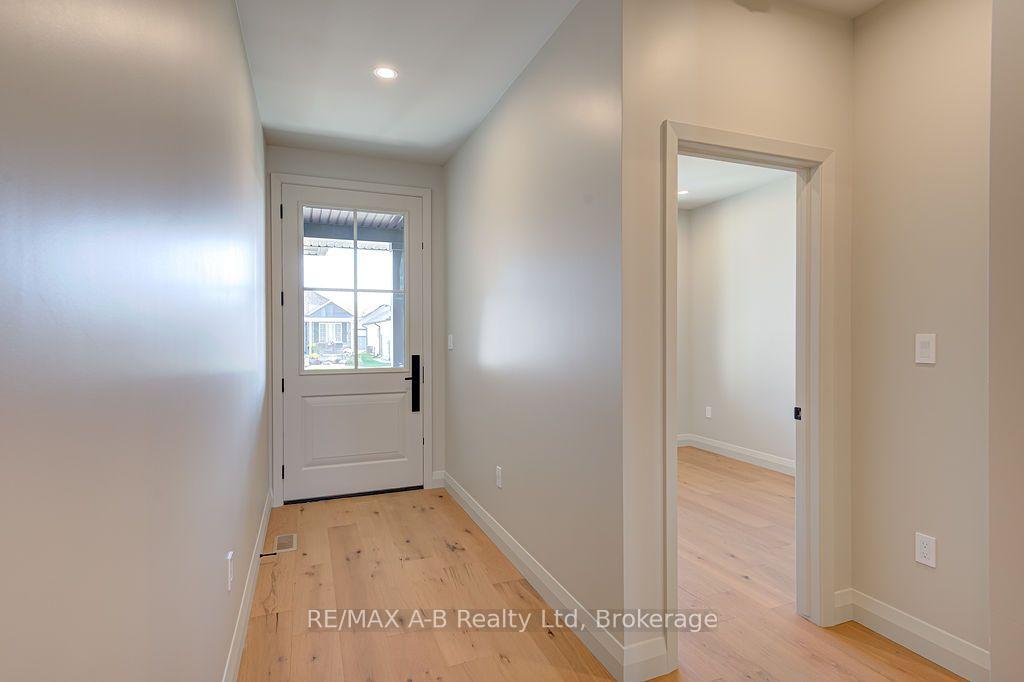 Photo 9 of 8 Orchard Drive, Stratford — HOMEH