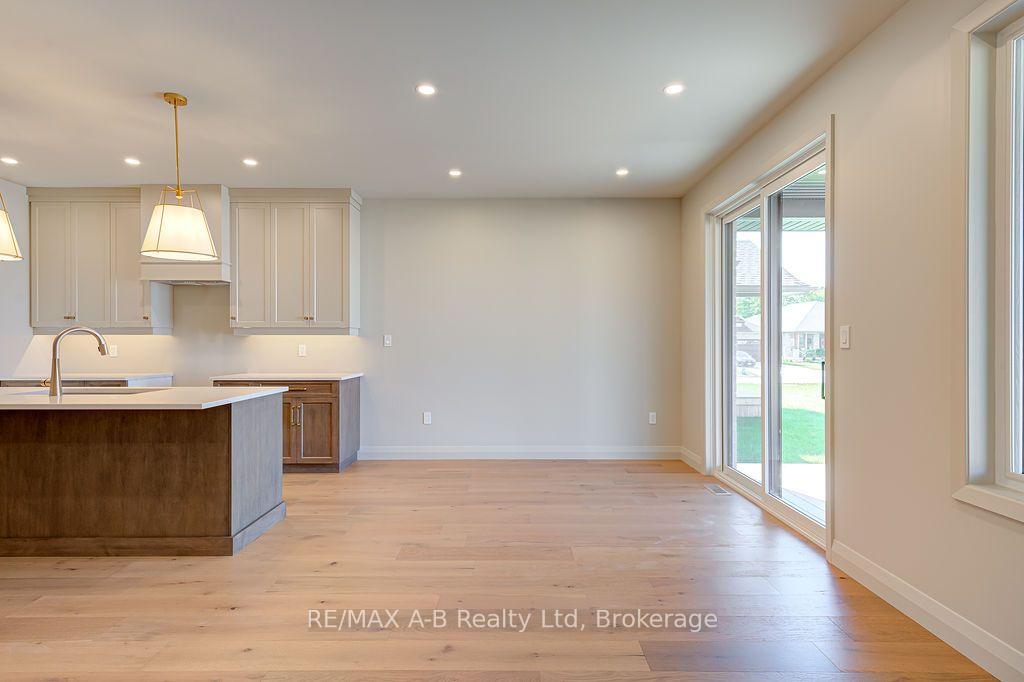 Photo 24 of 8 Orchard Drive, Stratford — HOMEH