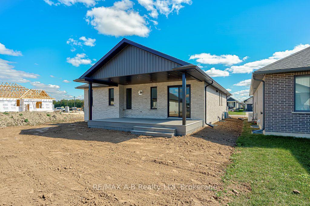 Photo 43 of 8 Orchard Drive, Stratford — HOMEH
