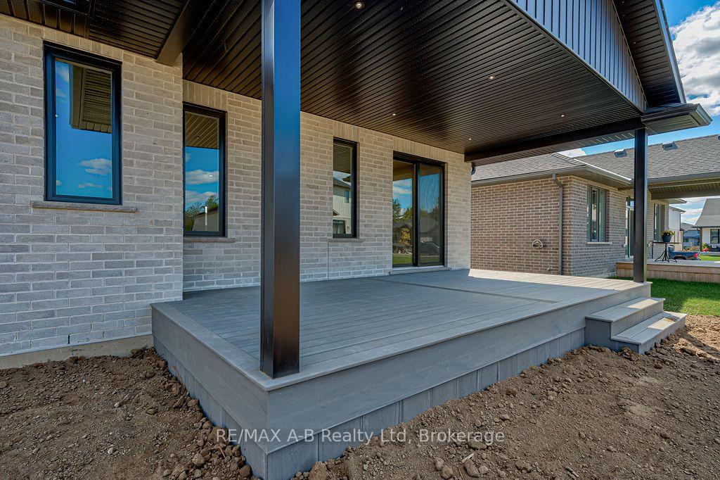 Photo 46 of 8 Orchard Drive, Stratford — HOMEH