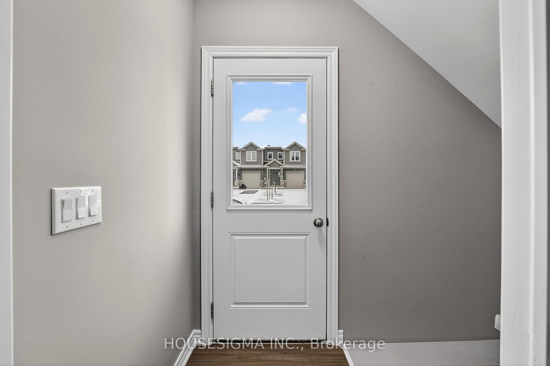 Photo 4 of 14 Lamb (Lower Level) Crescent, Thorold, Hurricane/Merrittville — HOMEH