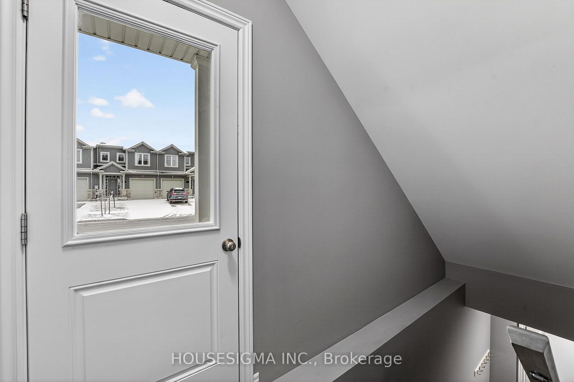 Photo 5 of 14 Lamb (Lower Level) Crescent, Thorold, Hurricane/Merrittville — HOMEH