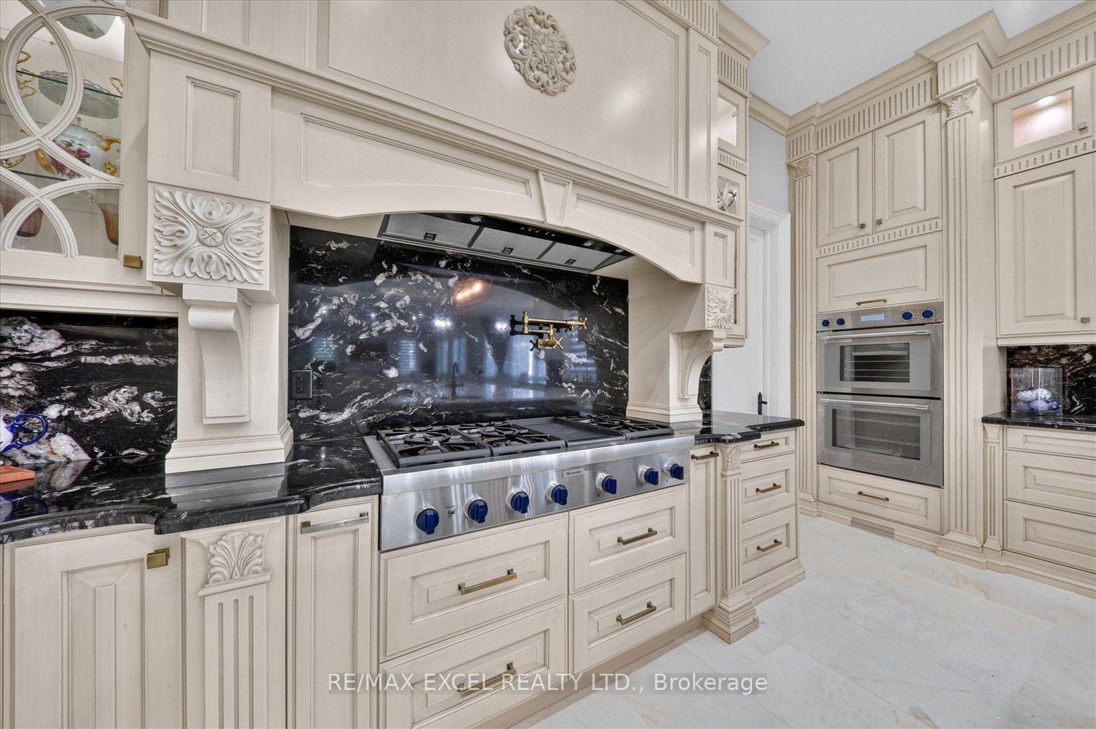 Photo 17 of 28 Personna Boulevard, Markham, Devil's Elbow — HOMEH