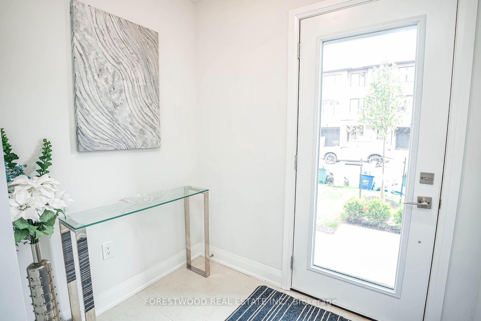 Photo 3 of 53 Humberstone Drive, Halton Hills, Georgetown — HOMEH