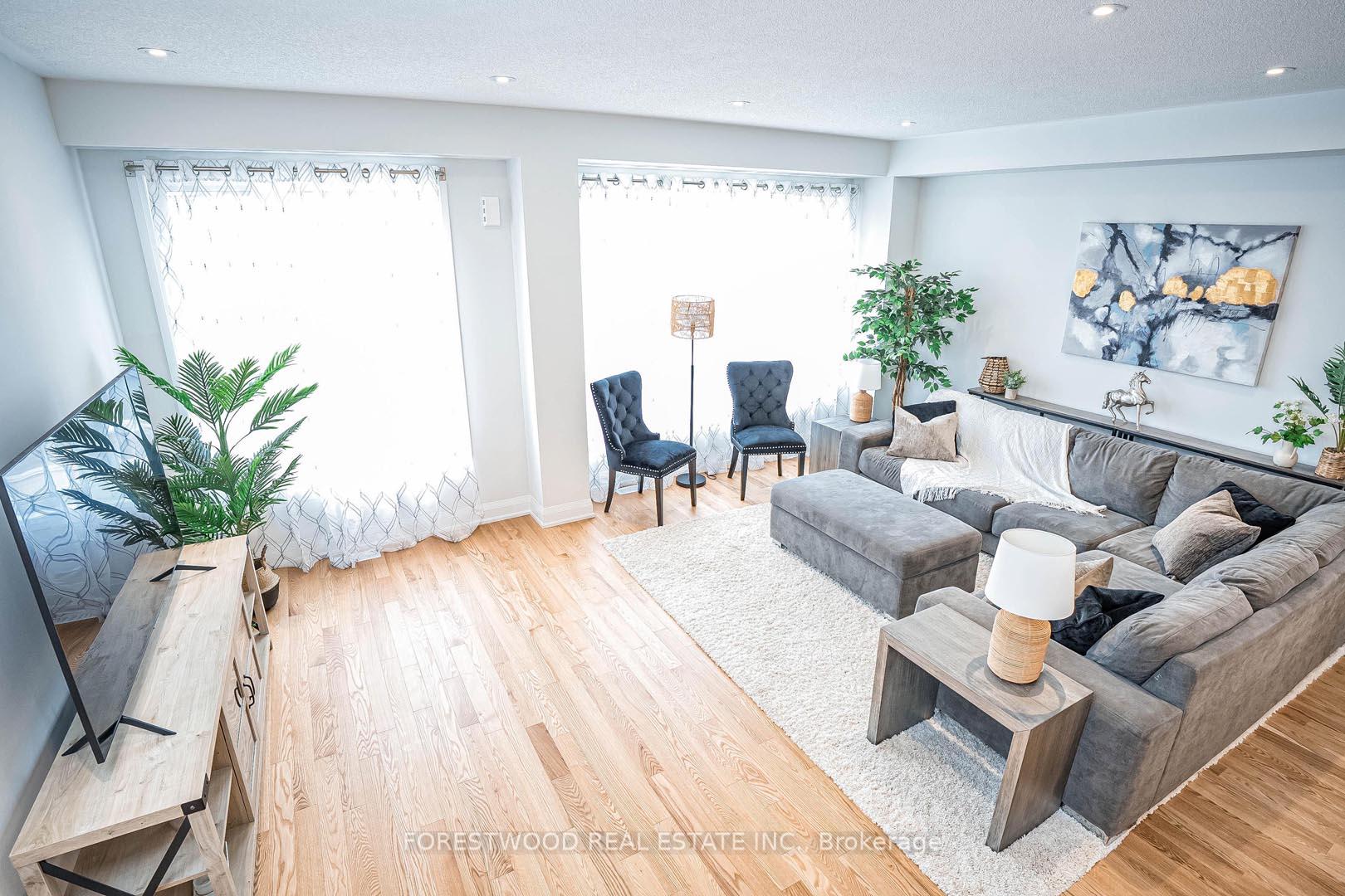 Photo 7 of 53 Humberstone Drive, Halton Hills, Georgetown — HOMEH