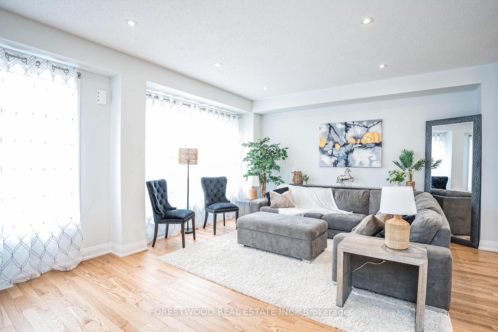 Photo 8 of 53 Humberstone Drive, Halton Hills, Georgetown — HOMEH