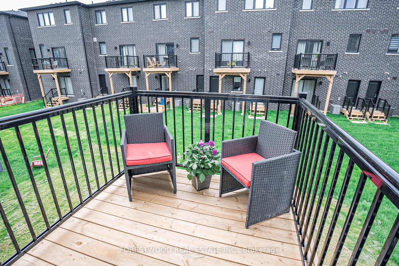 Photo 24 of 53 Humberstone Drive, Halton Hills, Georgetown — HOMEH