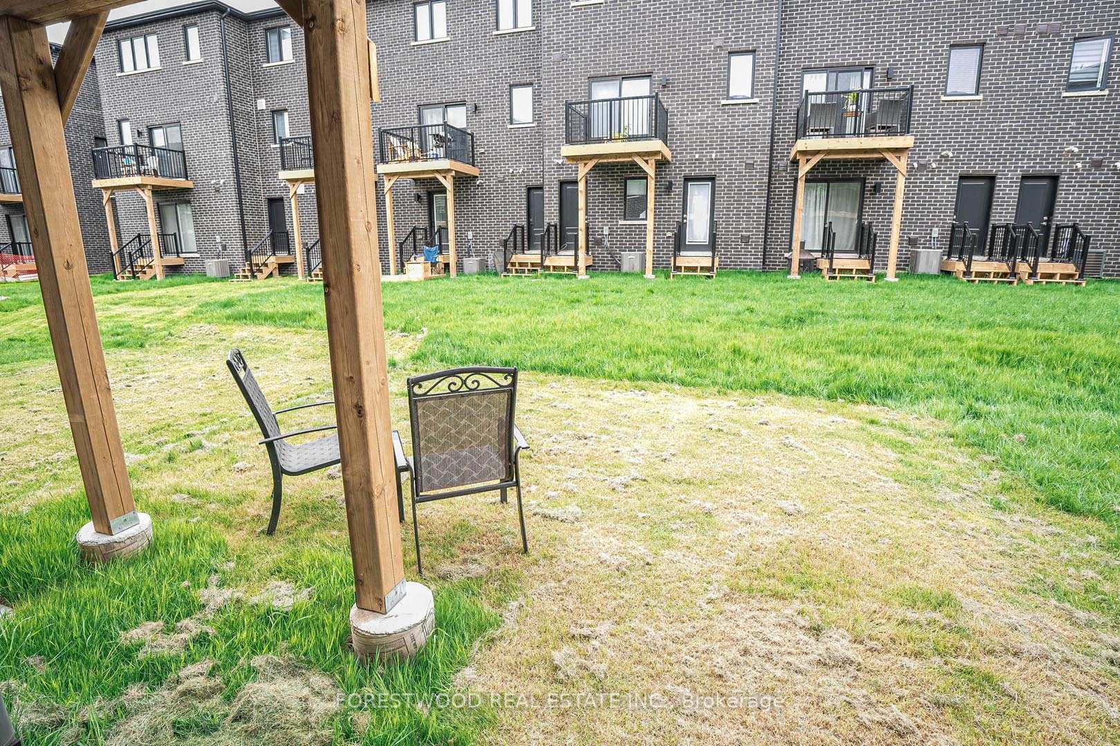 Photo 46 of 53 Humberstone Drive, Halton Hills, Georgetown — HOMEH