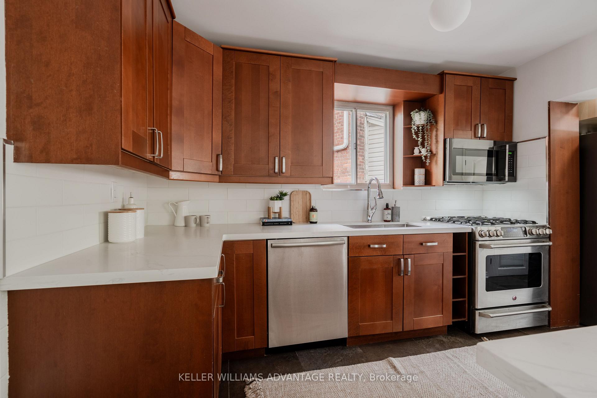 Photo 10 of 5 Hemlock Avenue, Toronto, Woodbine Corridor — HOMEH